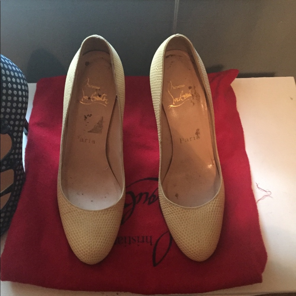 Baby yellow embossed Ron Ron 6.5 Christian Loubies